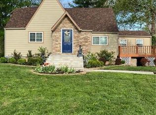 11014 Lakeview Rd, Raytown, MO 64133