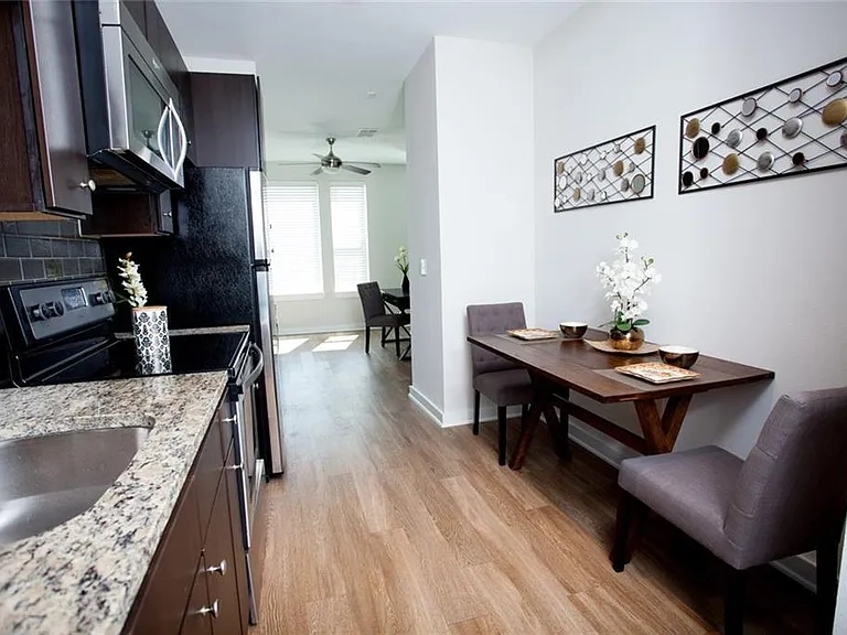 1900 Barton Springs Rd #4043 — Photo 1