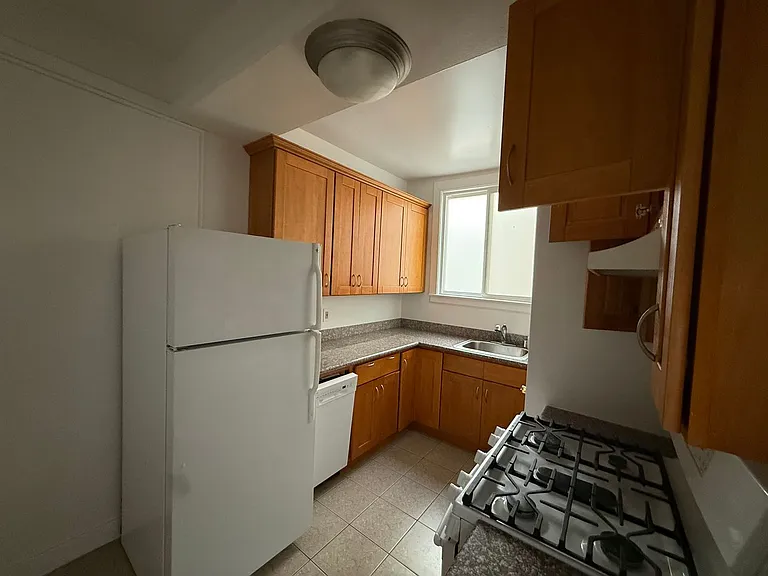 1280 Grove St #224R — Photo 3