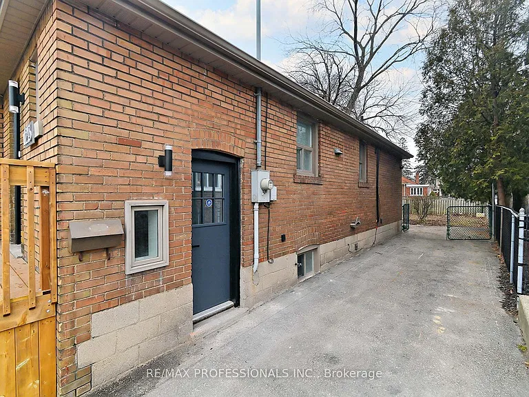 1213 Islington Ave — Photo 20
