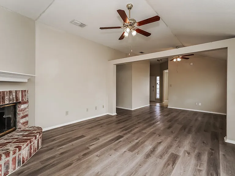 4001 Periwinkle Dr — Photo 5