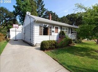 640 E Gloucester St, Gladstone, OR 97027