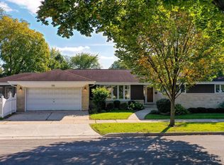 106 E Adams St, Elmhurst, IL 60126