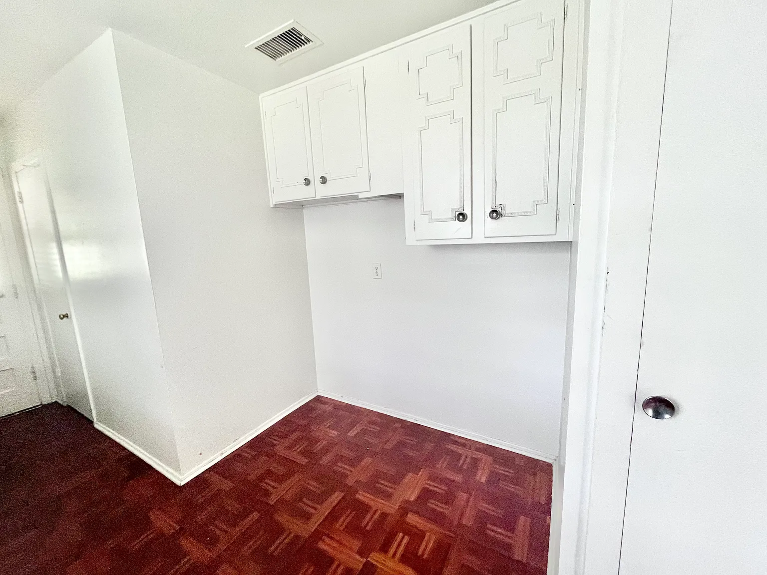 109 Vandenburg Dr — Photo 3
