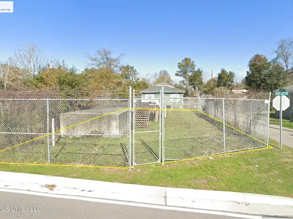 201 Elmer St, Biloxi, MS 39530