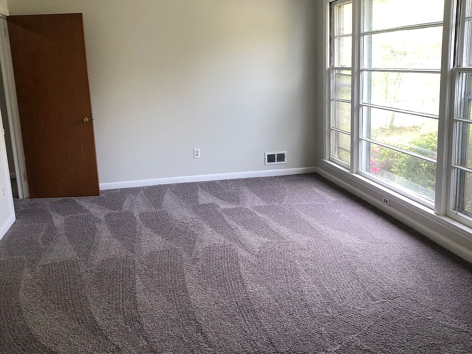 Living with huge window
