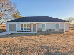 802 E McKennon Rd, Calera, OK 74730