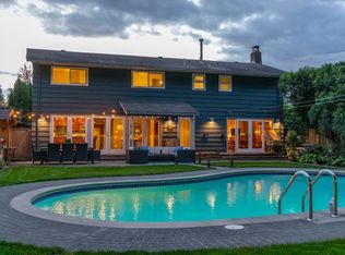 2864 Bushnell Pl, North Vancouver, BC V7J2Y8