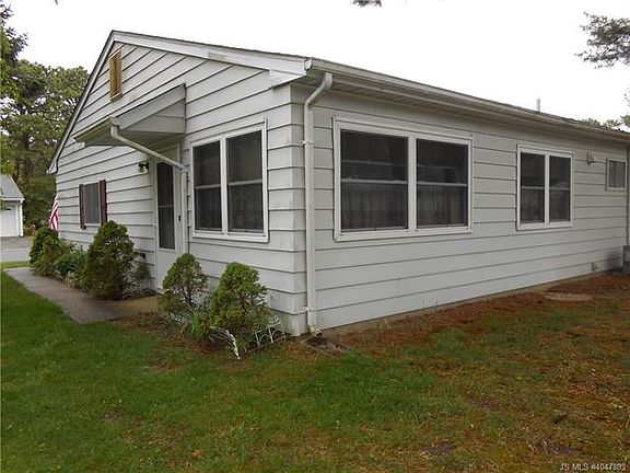 3rd image of 13A West Virginia Dr