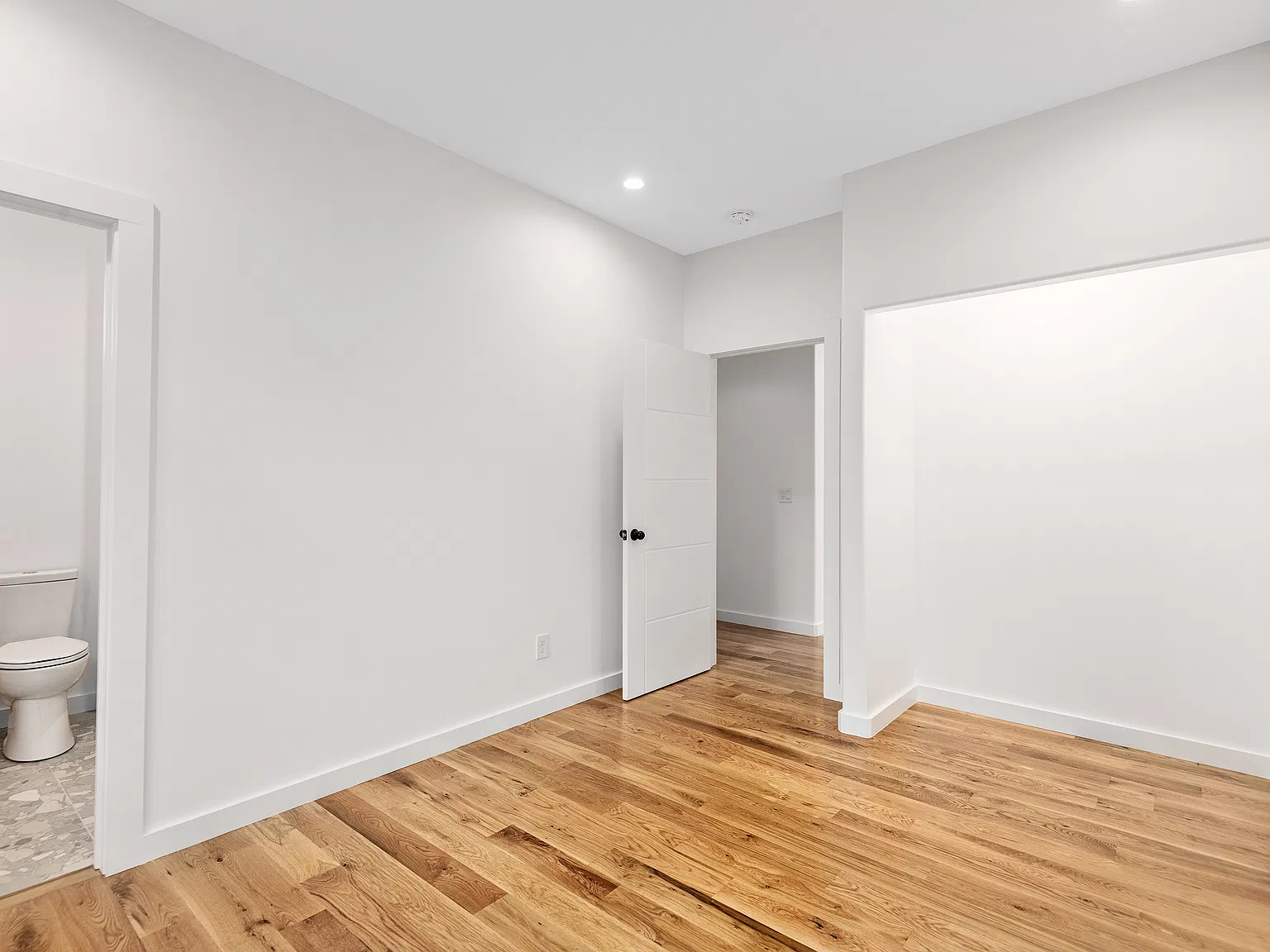 2 bed, 2.5 bath, 1256 sqft, $3,000 — Photo 3