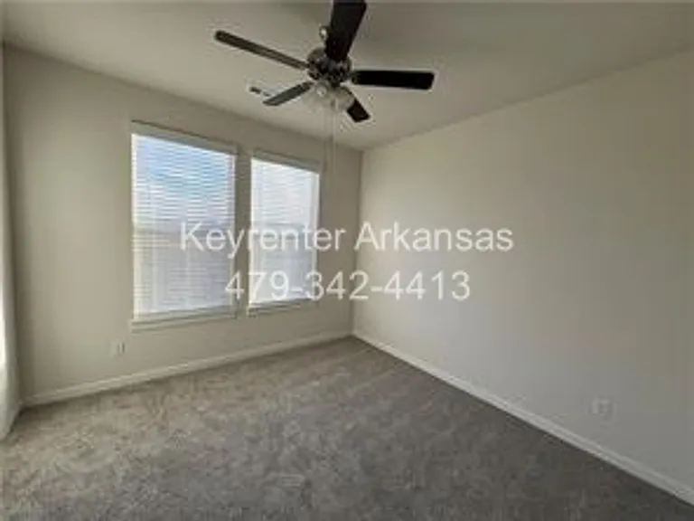 4808 Planetree St — Photo 20