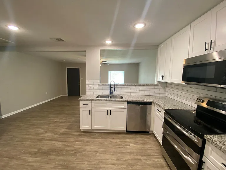 2016 Magnolia Dr — Photo 14