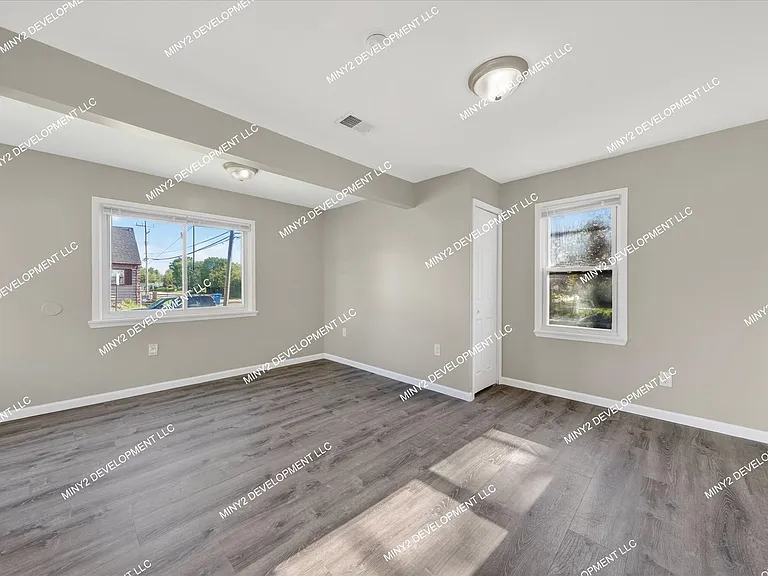 12862 Georgiana Ave — Photo 10