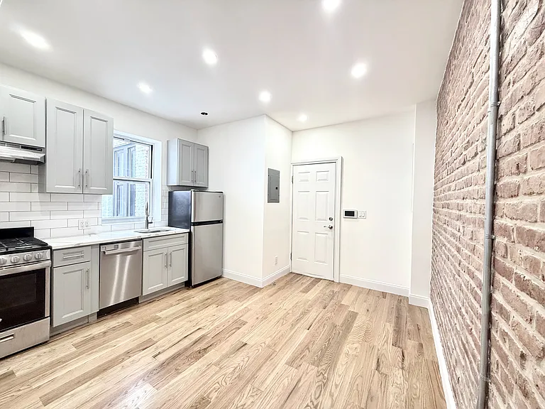 48-15 43rd Ave #3B — Photo 5