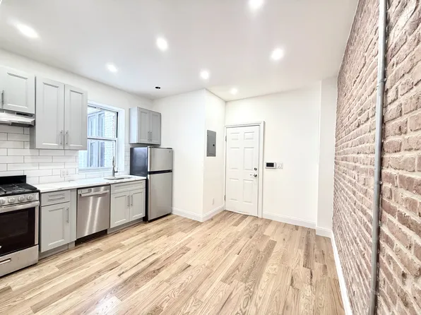 48-15 43rd Avenue image 2 of 13