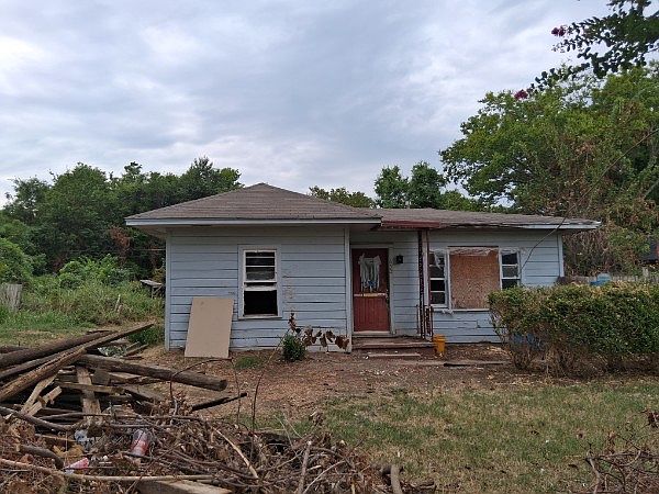 1st image of 653 N 12th St