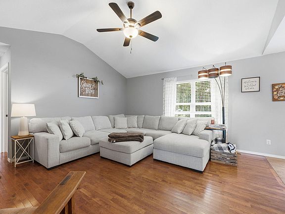 4th image of 247 Bradley Court
