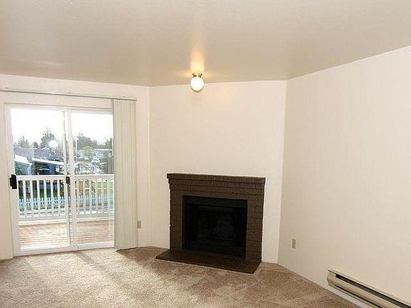 5th image of 345 Pacific Ave N APT Ee-01