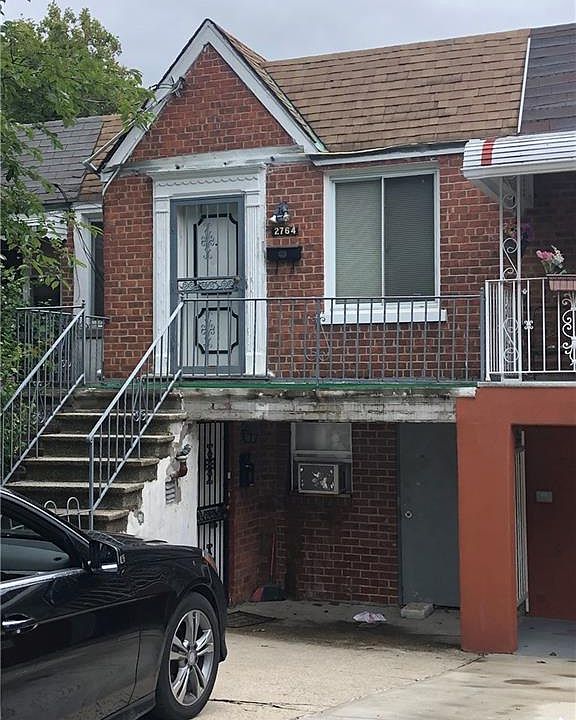 1st image of 2764 Tenbroeck Ave