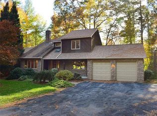 22 Pine Ridge Ln, Mansfield, CT 06250