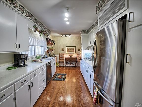 4th image of 4308 Fisher Ave