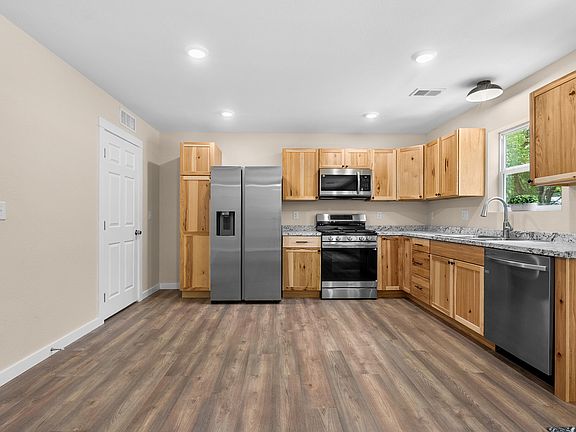 5th image of 657 Azuba Ave