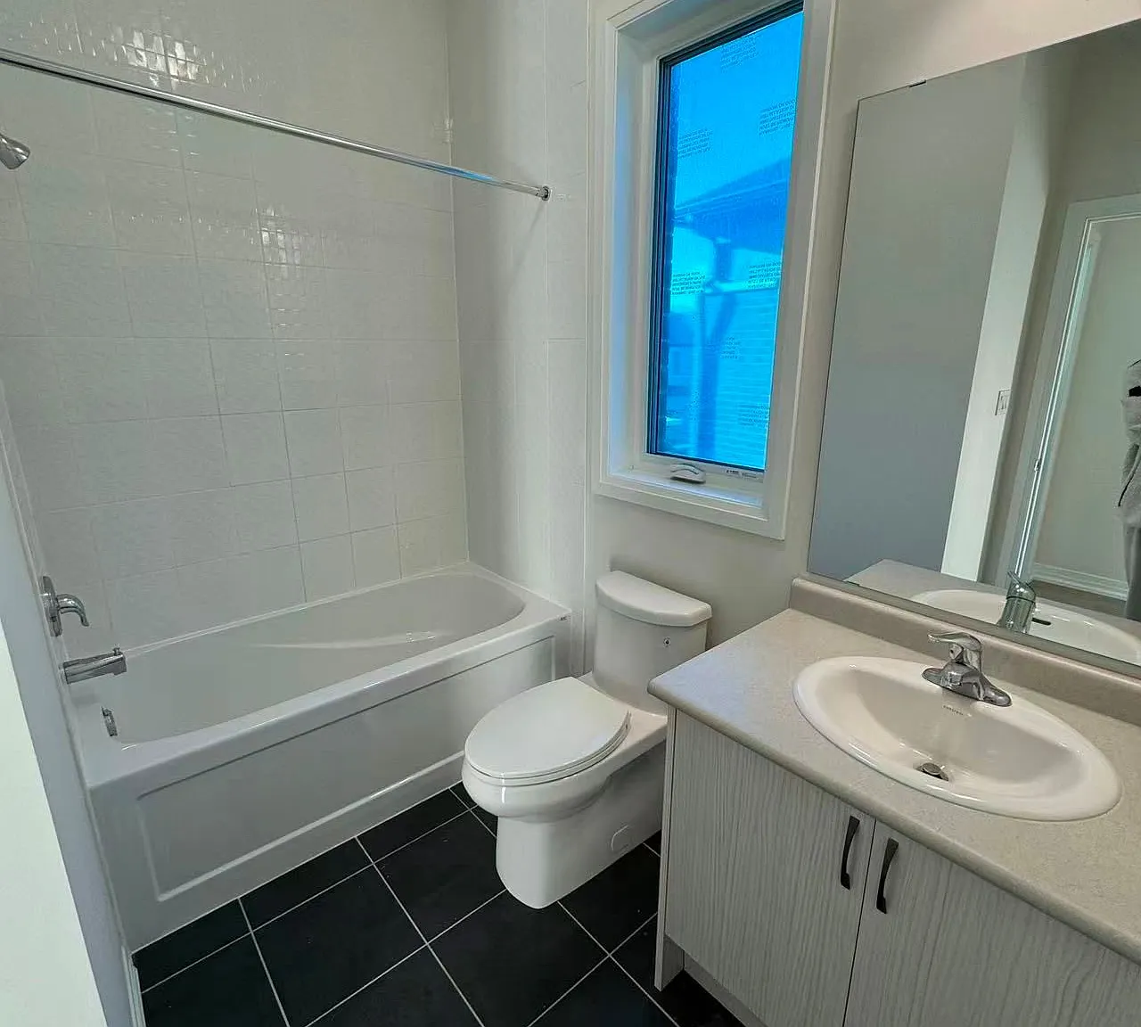 4 bed, $3,000 — Photo 3