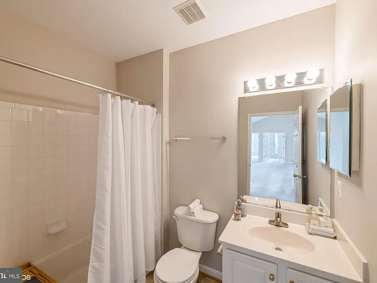 25340 Lake Mist Sq #301 — Photo 16
