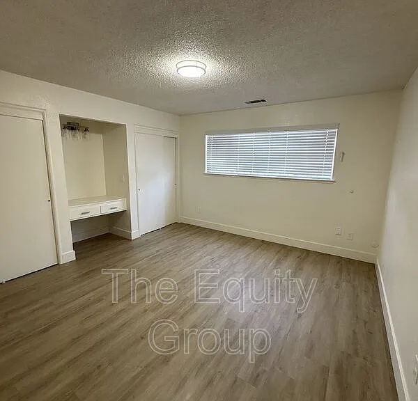 2113 W Inyo Ave — Photo 6