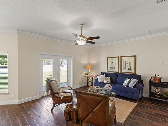 3rd image of 22 Belle Oak Dr