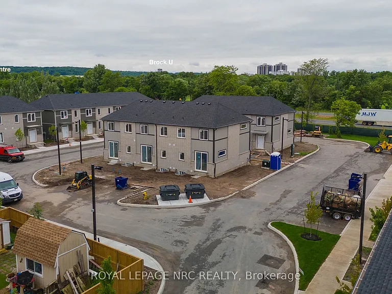 121A Moffatt St #25 — Photo 37