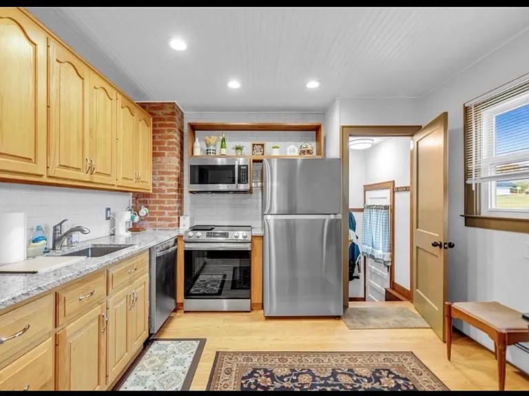 880 Municipal Rd — Photo 2
