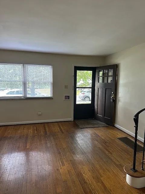 2 bed, 900 sqft, $1,225 — Photo 2