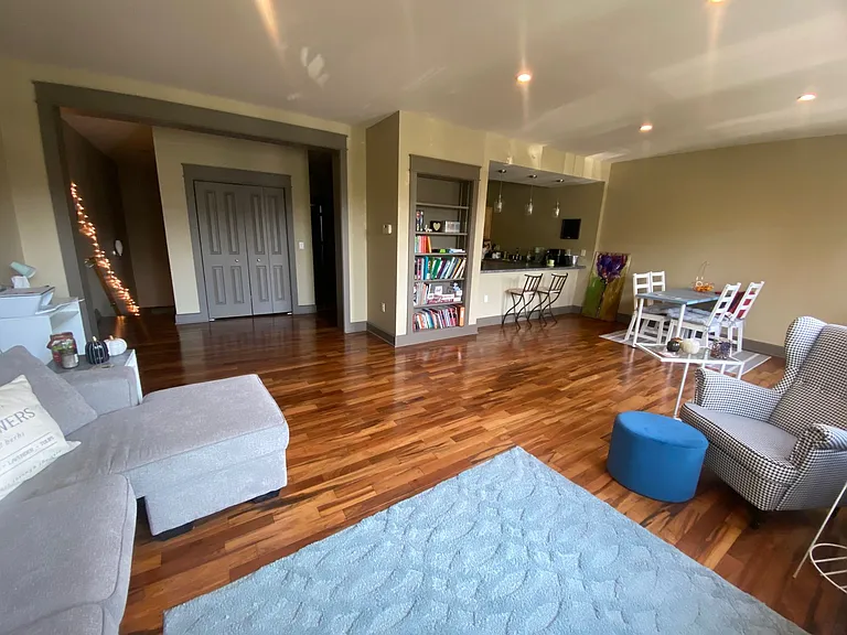 581 Hillside Dr — Photo 4
