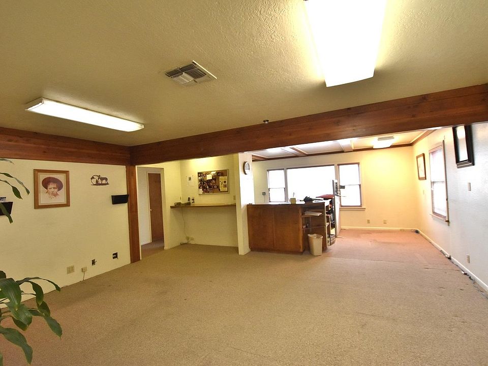 811 4th St, Yreka, CA 96097 Zillow