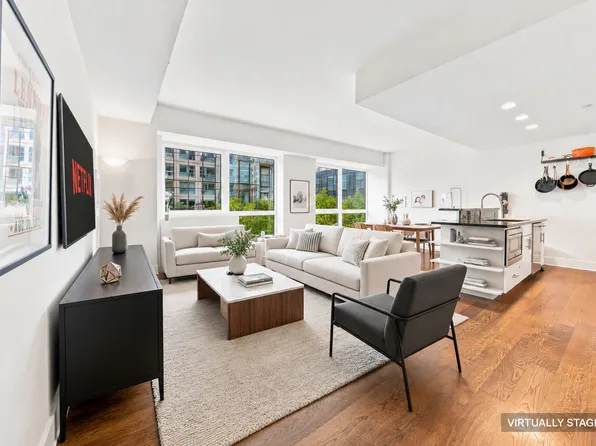440 Kent Ave, Brooklyn, NY