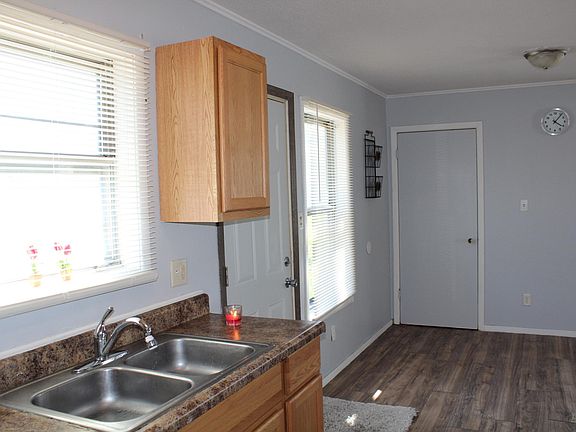 5th image of 699 E Summit Ave