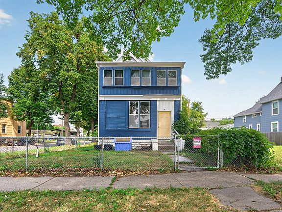 3rd image of 677 Sherburne Ave