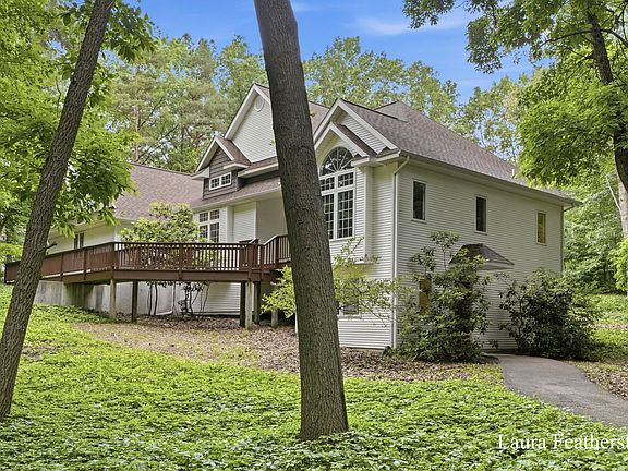 2nd image of 2291 Burton Pines Dr SE