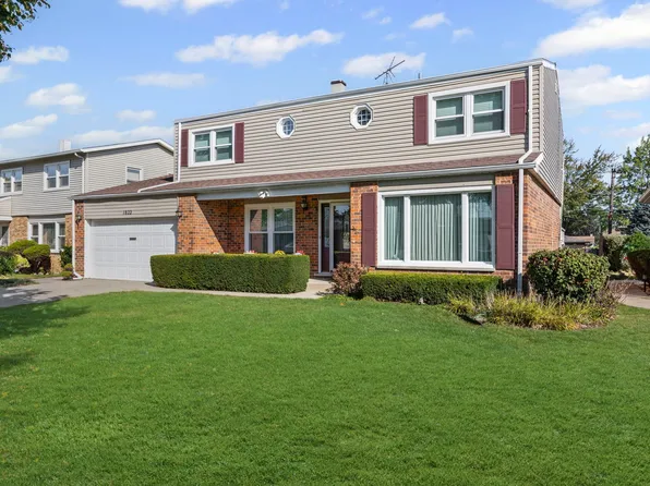 1822 W Pheasant Trl, Mount Prospect, IL 60056