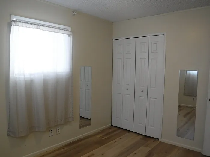 556 Montana Ave — Photo 18