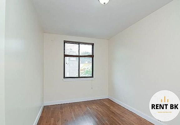 5th image of 80 Lexington Ave APT 205