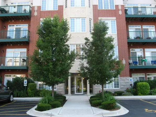 640 McHenry Rd #2303, Wheeling, IL 60090