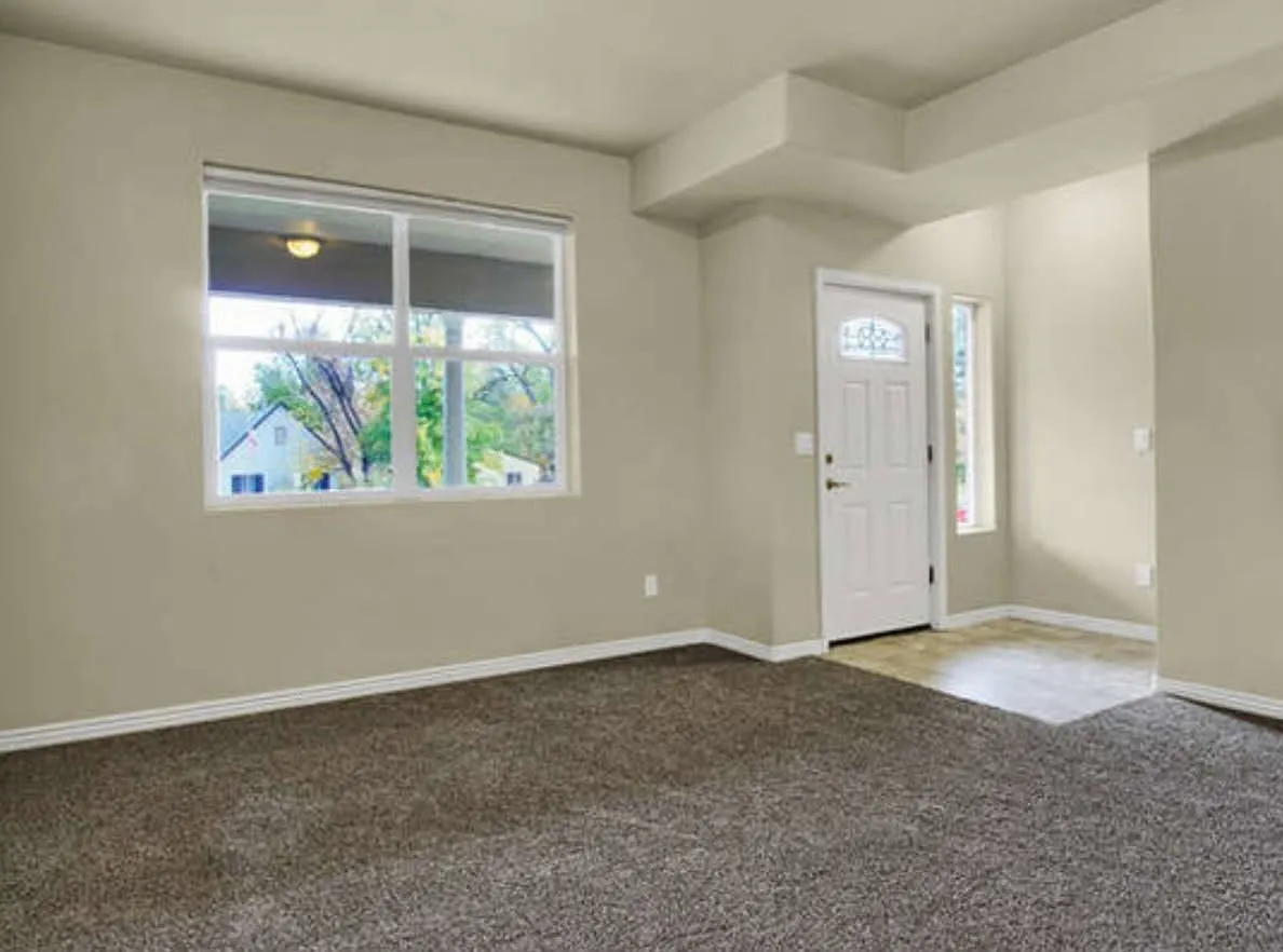 3 bed, 2.5 bath, 1468 sqft, $2,100 — Photo 3