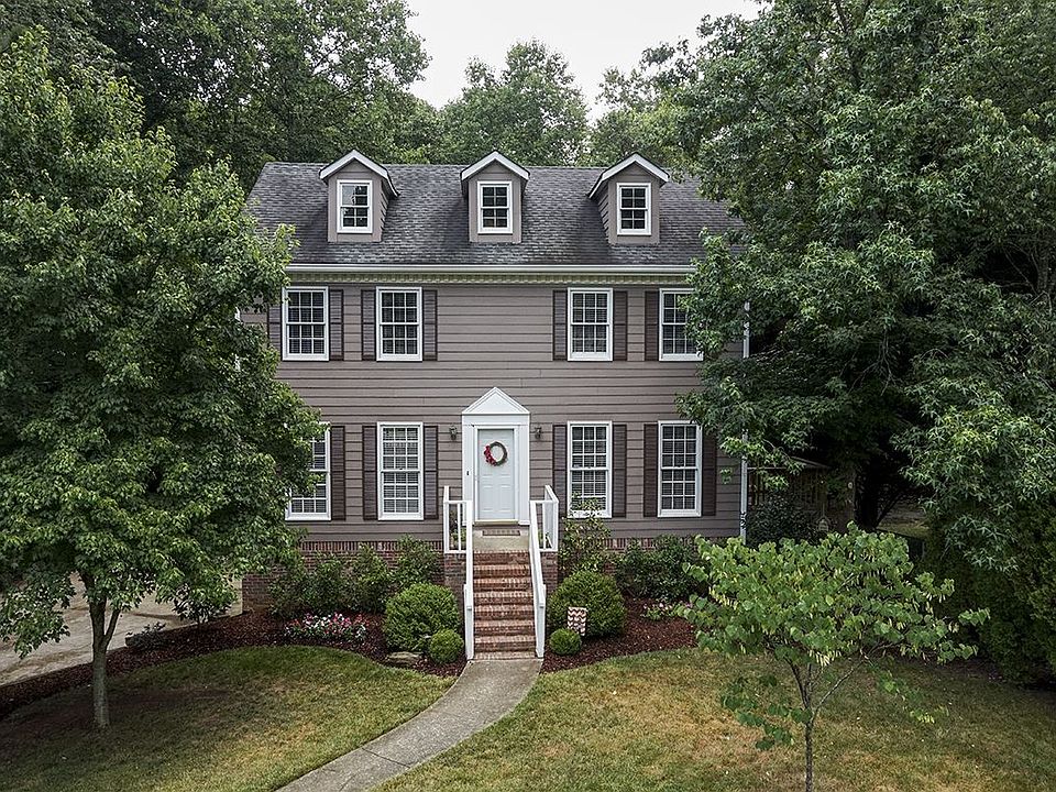 1st image of 978 Falconcrest Dr