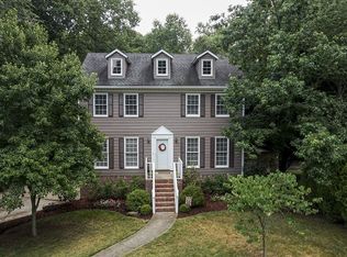 978 Falconcrest Dr, Lawrenceville, GA