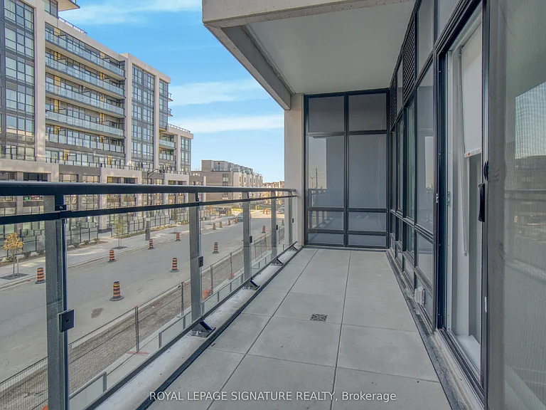 395 Dundas St W #222 — Photo 21