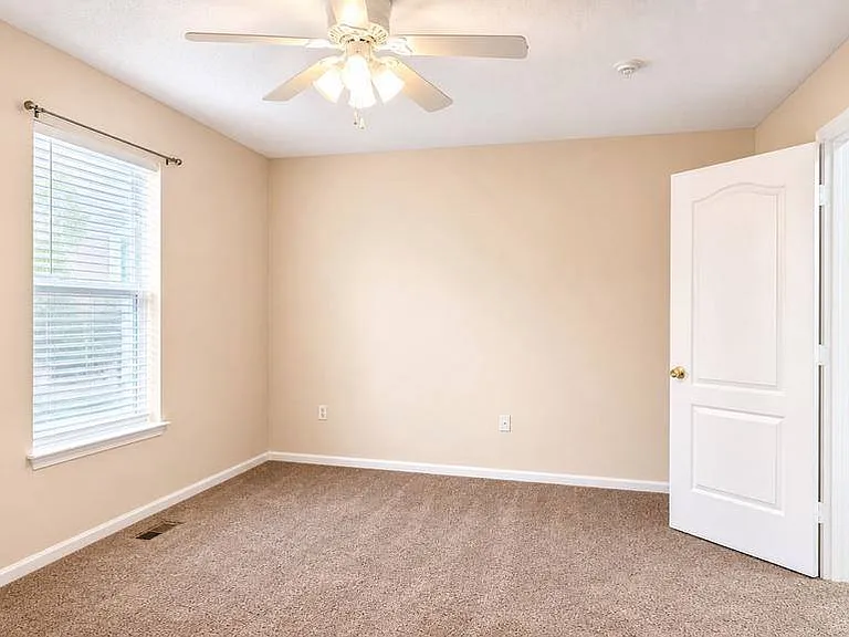 45275 Elkton Ln — Photo 9