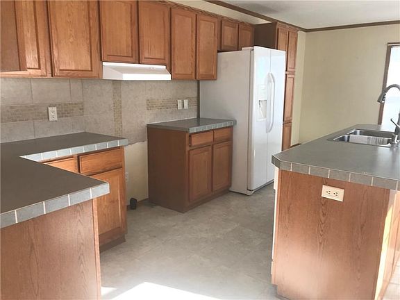 3rd image of 706 Groom St