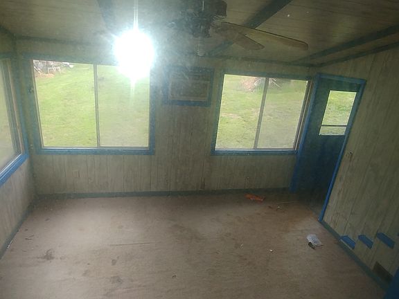 5th image of 692 James St